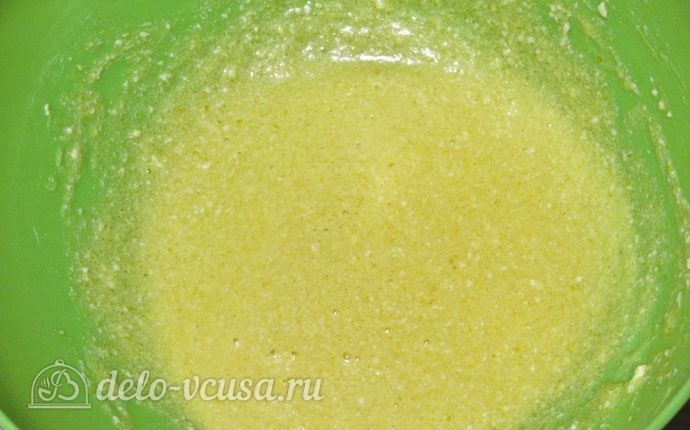 Сахарные пончики на кефире без дрожжей: фото к шагу 2.