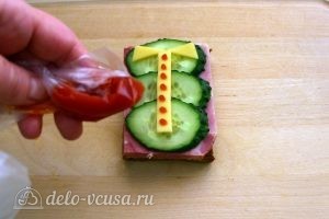 Бутерброды на 23 февраля: Кетчупом украсить