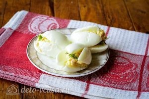 Закуска Белые тюльпаны: Фаршируем яйца