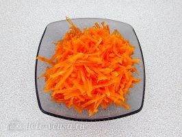 Быстрая капуста по-корейски: Морковь натереть на терке