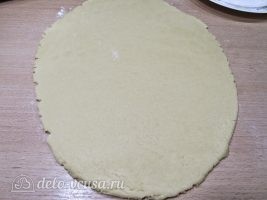Песочное печенье на палочке: Раскатать тесто