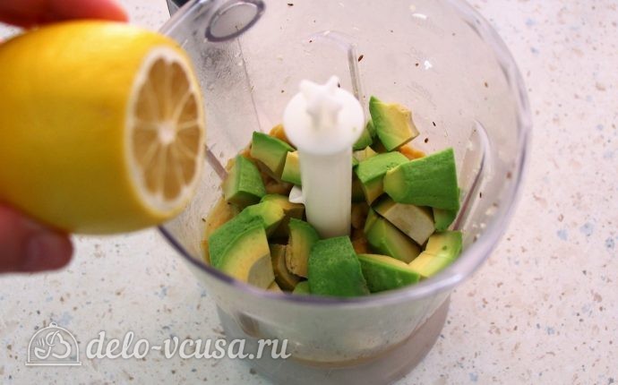 Хумус с авокадо из нута: фото к шагу 7.