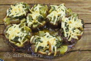 Хризантемы из картофеля с укропом и сыром: фото к шагу 13.