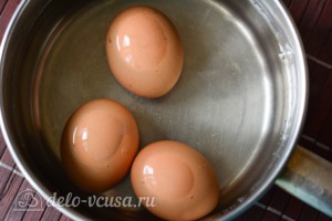 Как покрасить яйца рисом: фото к шагу 1.