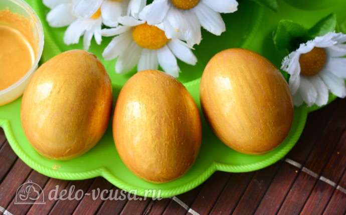Как покрасить яйца в золотой цвет кандурином