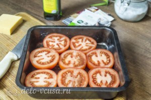 Запеченные помидоры под сыром в духовке: фото к шагу 1.