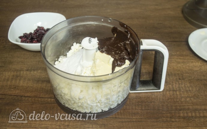 Шоколадная творожная пасха: фото к шагу 4. Шоколадная творожная пасха: фото к шагу 4.