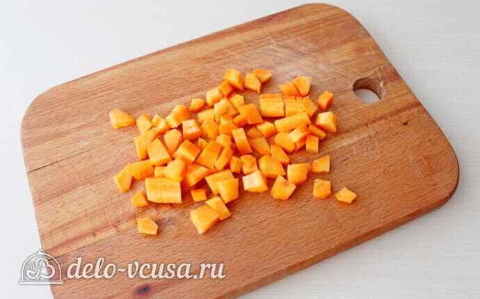 Суп-пюре из свеклы и сельдерея: фото к шагу 2.