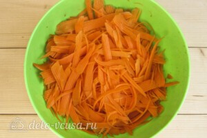 Морковь по-корейски за 4 часа: фото к шагу 3.