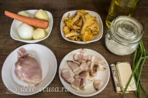 Сырный суп с лисичками и курицей: Ингредиенты