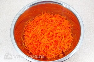 Овощная икра из свеклы и моркови за три копейки: фото к шагу 5.