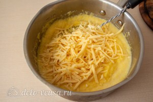Кукурузная каша с сыром: фото к шагу 6.