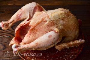 Курица-гриль на вертеле в духовке: фото к шагу 2.