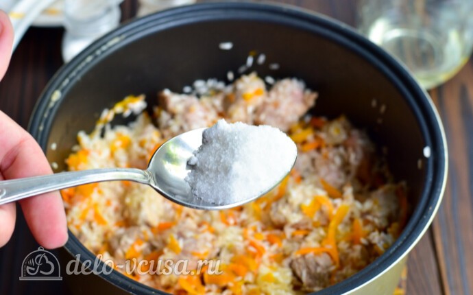 Плов со свининой в мультиварке: фото к шагу 4. Плов со свининой в мультиварке: фото к шагу 4.