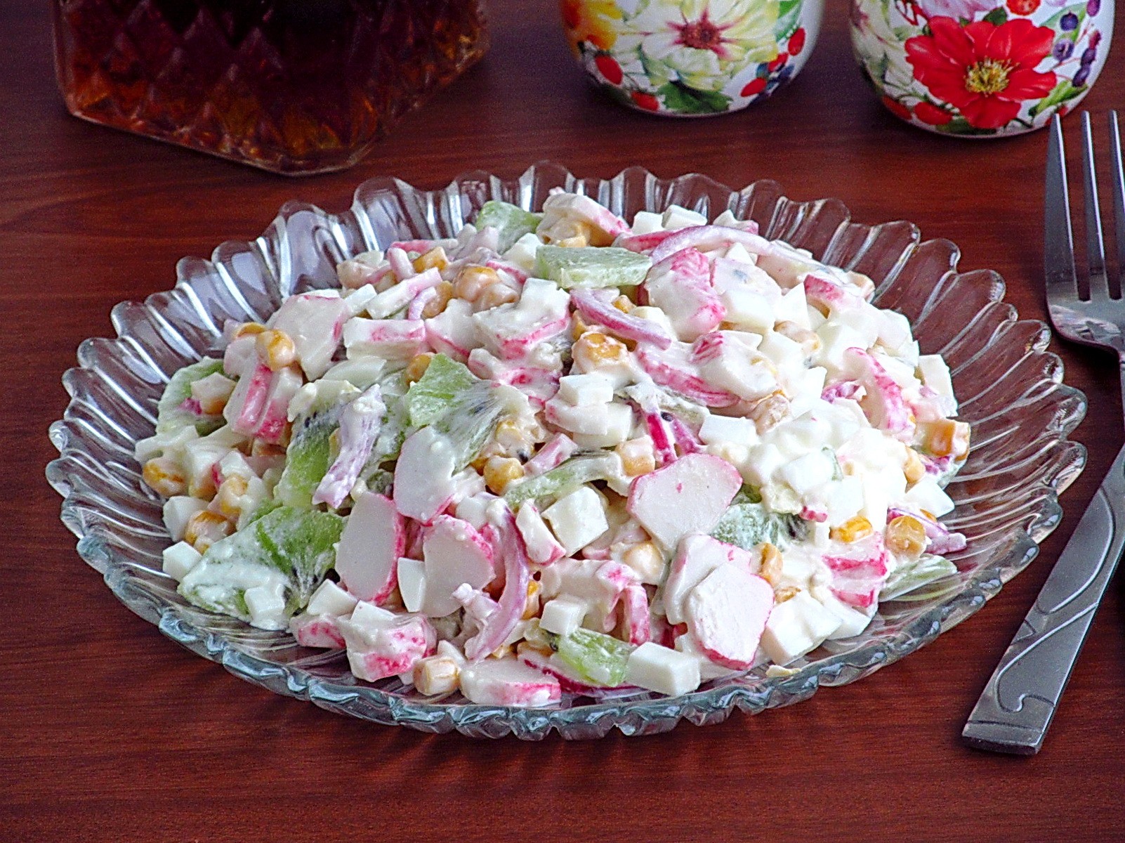 Крабовый салат с киви, пошаговый рецепт с фото