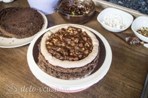 Шоколадный торт с орехами и маршмеллоу: фото к шагу 6.