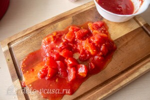 Измельчить томаты