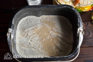 Молочный хлеб в хлебопечке: фото к шагу 7.