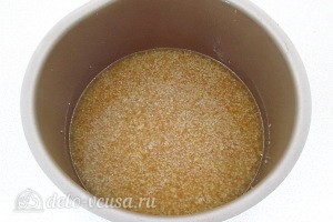 Пшеничная каша на яблочном соке: фото к шагу 5.
