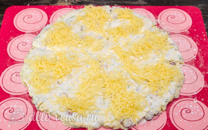 Сконы с сыром и колбасой: фото к шагу 9.