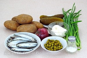 Картофельный салат с килькой и соленым огурцом: Ингредиенты