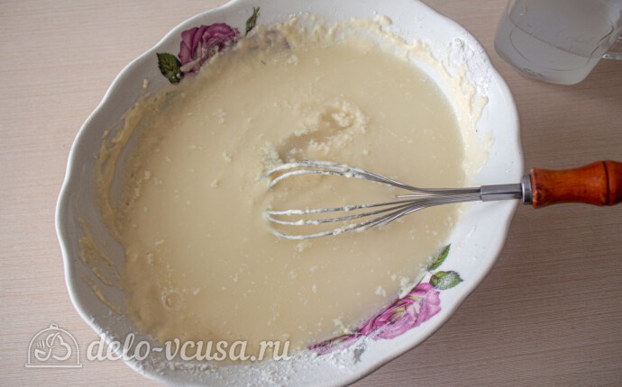 Вливаем кипяток с содой