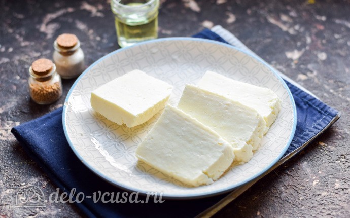 Режем сыр кусочками