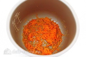Обжариваем морковь в мультиварке