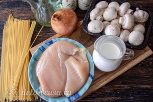 Спагетти с курицей и грибами в сливочном соусе: Ингредиенты