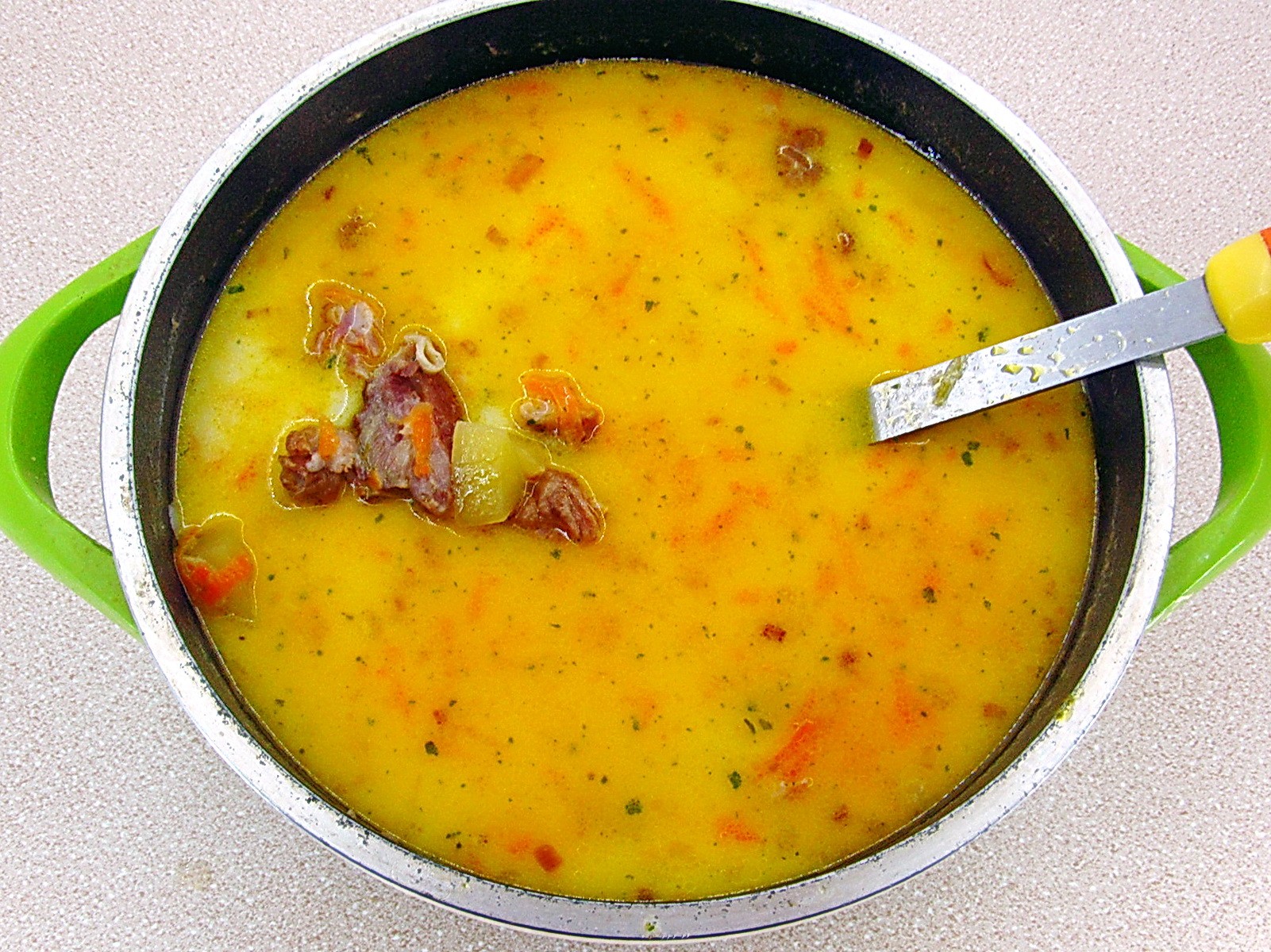 Сырный суп с копчеными ребрышками