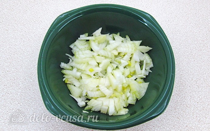 Лук мелко режем