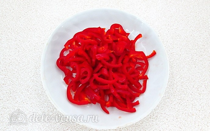 Перец порезать соломкой