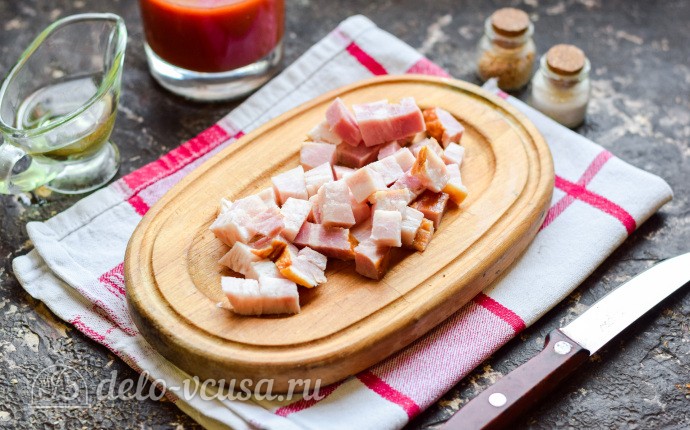 Измельчаем грудинку