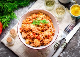 Рецепт гречка с курицей, капустой и перцем в духовке