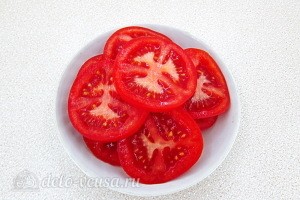 Режем помидоры кружочками