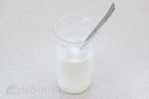 Разводим дрожжи в теплом молоке