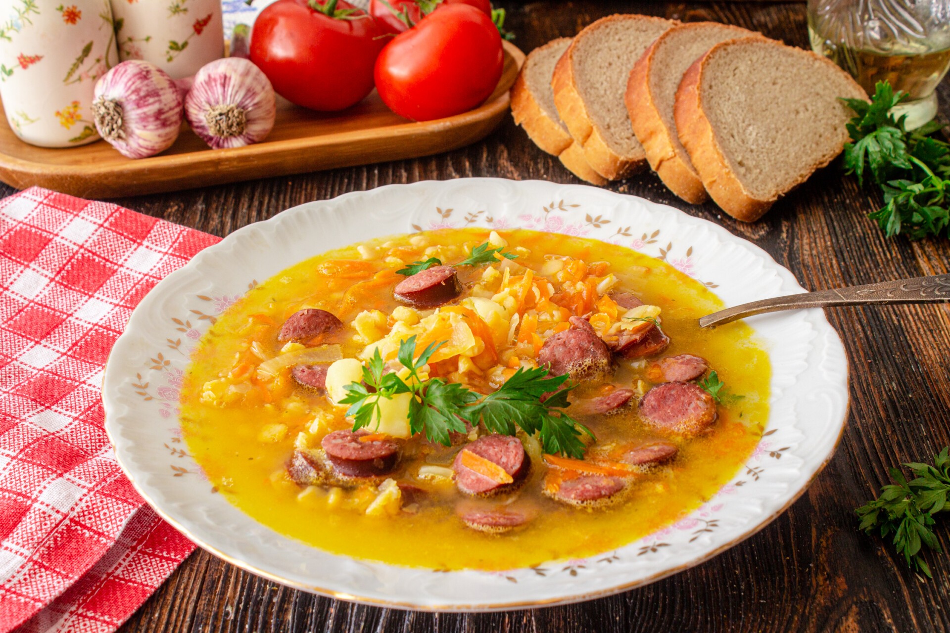 Гороховый суп с сырокопченой колбасой рецепт с фото