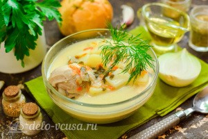 Сырный суп с курицей и щавелем