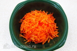 Трем морковь на терке