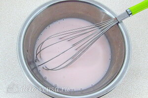 Перемешиваем сазхар до растворения и доабвляем желатин в йогуртовую массу