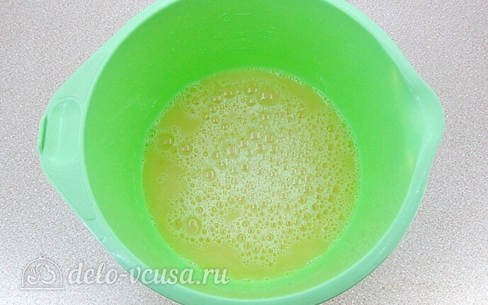Взбиваем массу миксером