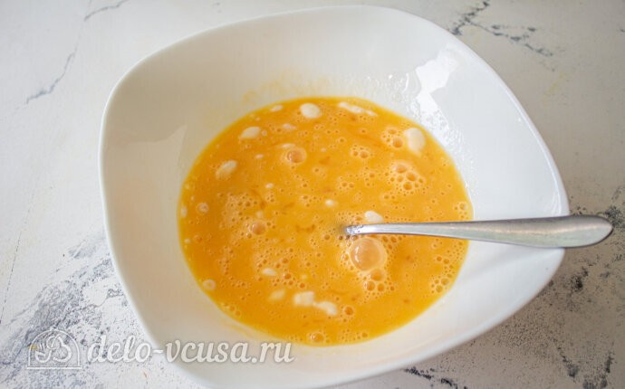 Взбиваем яйца до растворения сахарозаменителя