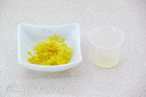 Лимонное печенье с глазурью: Снимаем цедру и выдавливаем лимонный сок