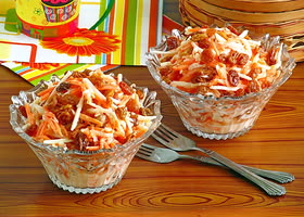 Рецепт салат из моркови с яблоком и изюмом