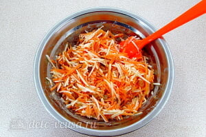 Салат из моркови с яблоком и изюмом: Перемешиваем фруктовый салат