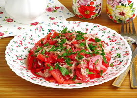 Рецепт салат из помидоров с грецкими орехами