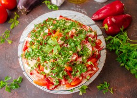 Рецепт салат с баклажанами и курицей «обжора»