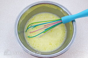 Молочный суп по-могилёвски: Перемешать тесто для крахмальных блинчиков до однородности