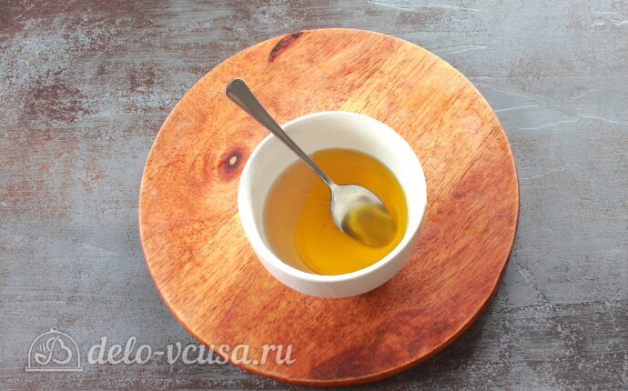 Cалат с инжиром, мягким сыром и беконом: Готовим заправку для салата