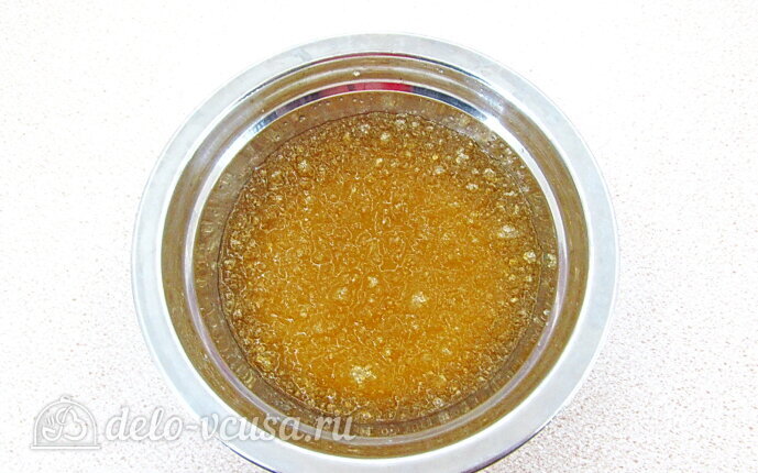 Желе из яблок с черноплодной рябиной: Заливаем желатин водой Желе из яблок с черноплодной рябиной: Заливаем желатин водой